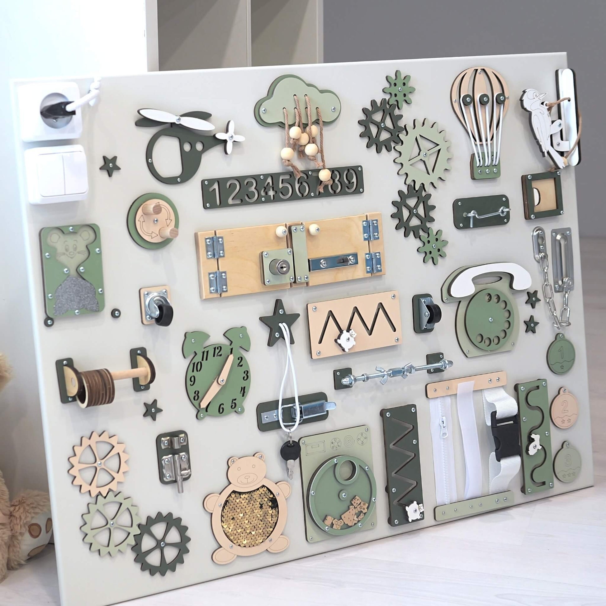 Extra large Montessori sensory busy board (60×80 cm)